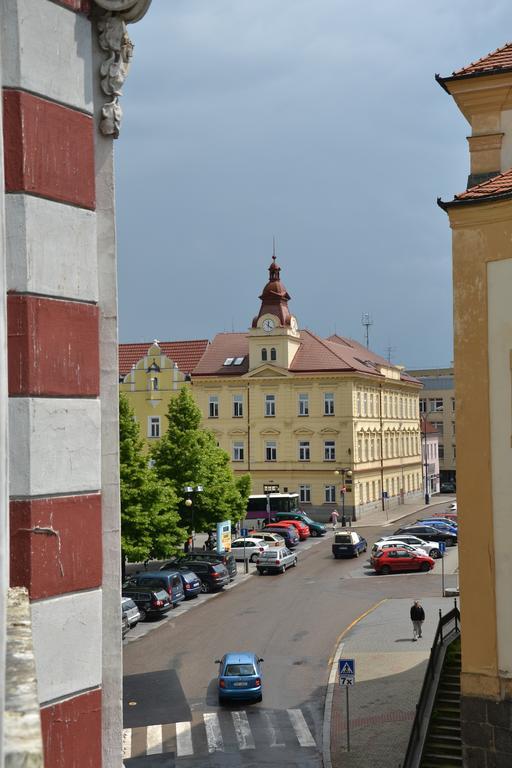 Hotel Posta Benesov  Esterno foto