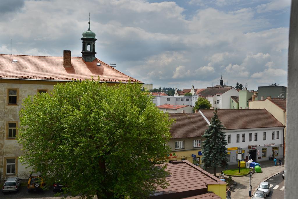Hotel Posta Benesov  Esterno foto