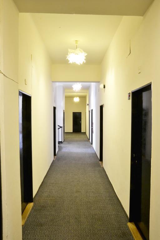 Hotel Posta Benesov  Esterno foto